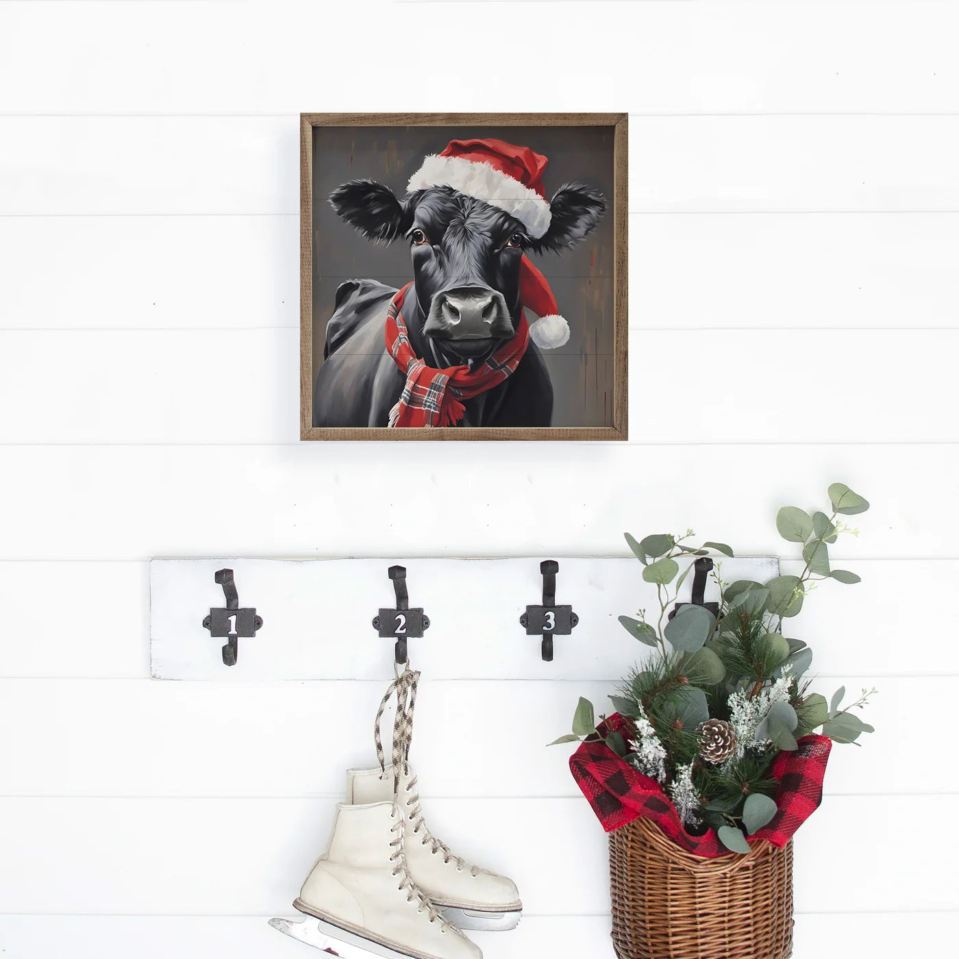 Santa Angus With Hat And Scarf Wood Framed Print