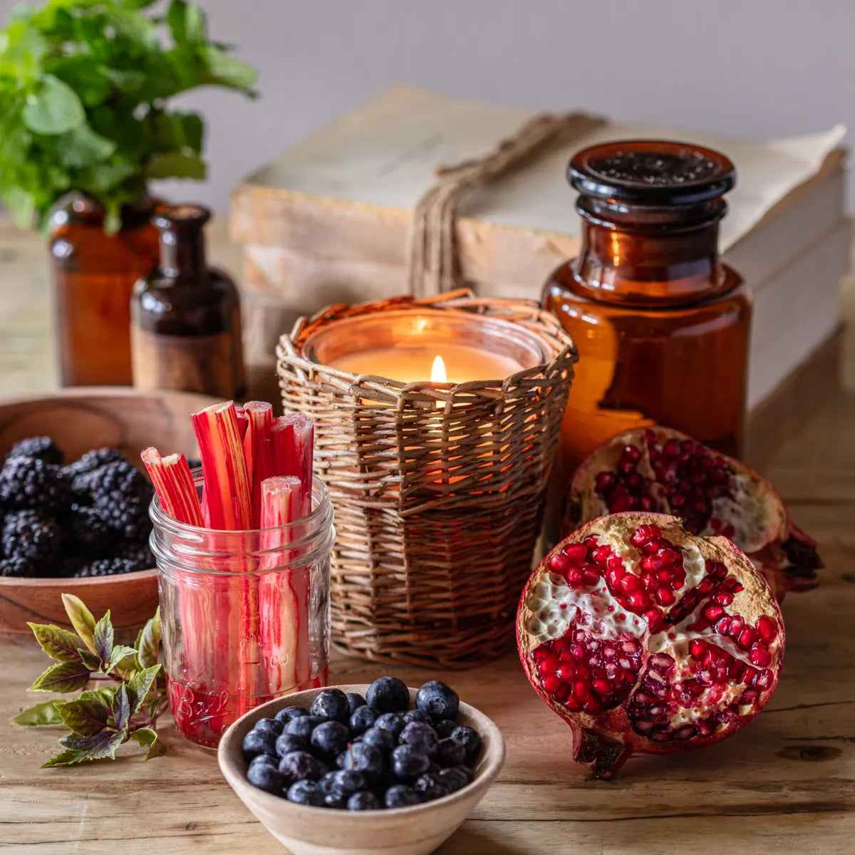 Rhubarb &amp; Berry French Willow Candle