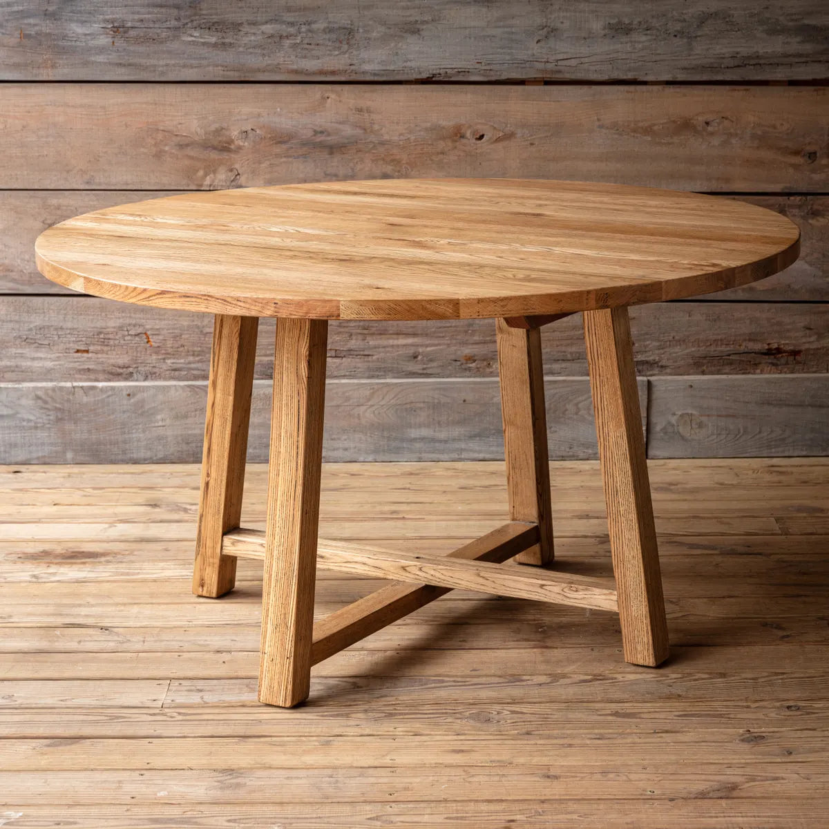 Quercus Round Dining Table
