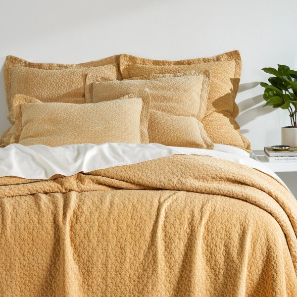 Pine Cone Hill Hawley Matelassé Coverlet