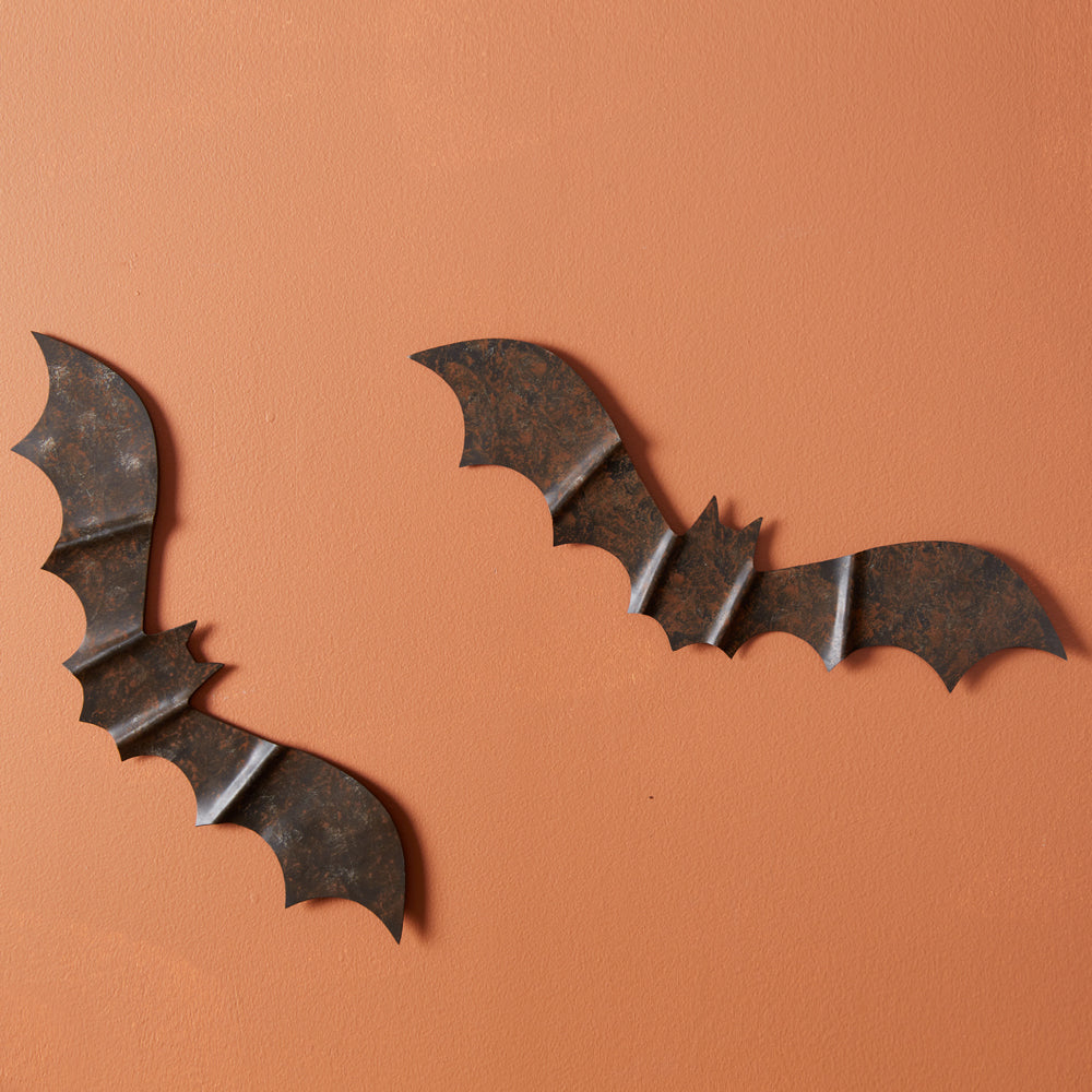 Rusty Metal Bat Wall Decor Set