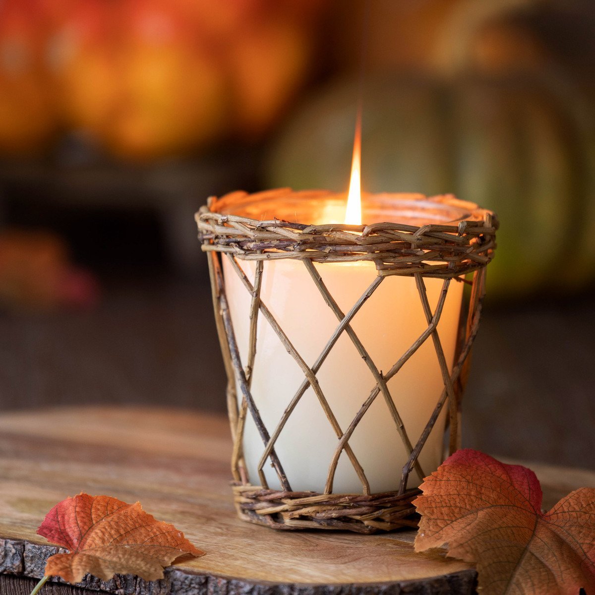 Tobacco Leaf Willow Candle